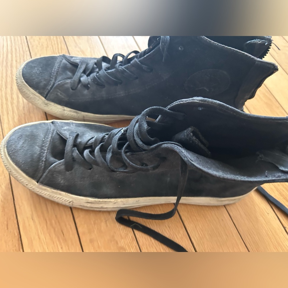 Preloved Converse All stars Men's Black suede High-Top Casual Sneakers in SZ 9!